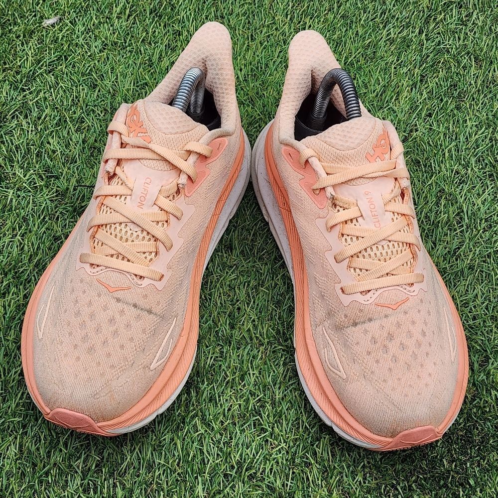 HOKA CLIFTON 9 - Womens Athletic Shoes - SIZE 8B - Picture 2 of 9